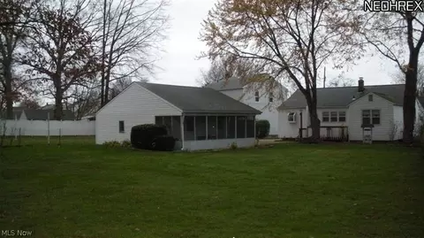 30900 Crescent Dr, Willowick, OH 44095 photo 22