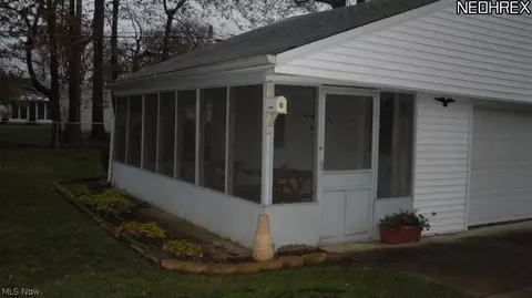 30900 Crescent Dr, Willowick, OH 44095 photo 21