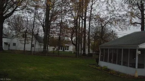 30900 Crescent Dr, Willowick, OH 44095 photo 20