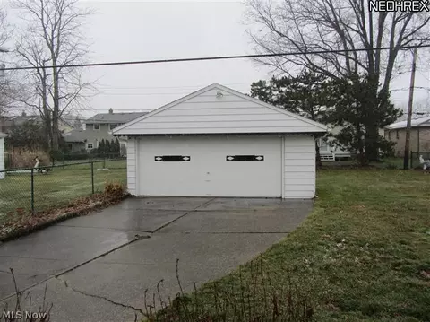 308 E 312th St, Willowick, OH 44095 photo 10