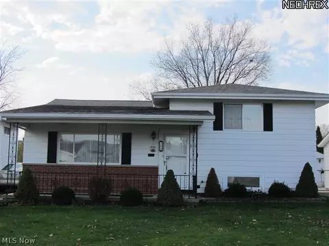 308 E 312th St, Willowick, OH 44095 photo 2