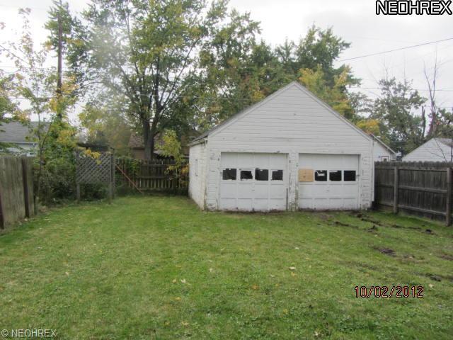 207 Warren Ave, Elyria, OH 44035 photo 9