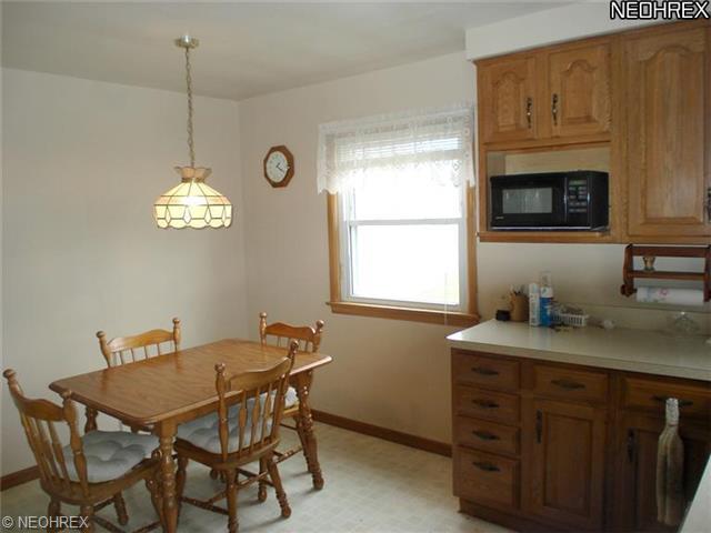 525 E 253 St, Euclid, OH 44132 photo 4