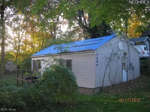 3696 Random Dr, Akron, OH 44319 photo 5