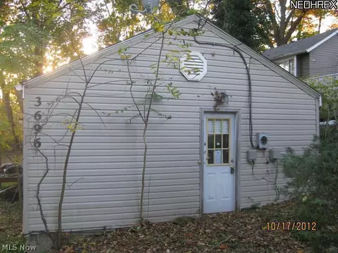 3696 Random Dr, Akron, OH 44319 photo 1