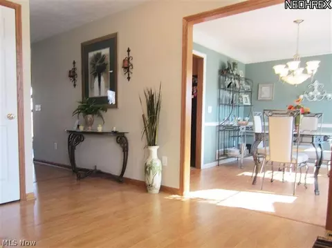 201 Rauscher Ct, Elyria, OH 44035 photo 9