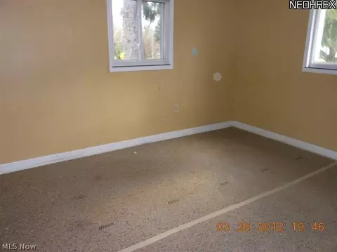 5768 Dailey Rd, Akron, OH 44319 photo 8