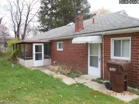 5768 Dailey Rd, Akron, OH 44319 photo 3