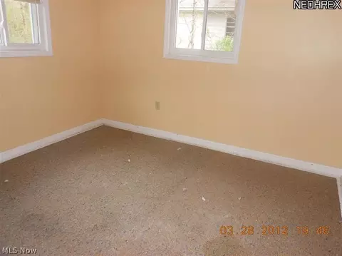 5768 Dailey Rd, Akron, OH 44319 photo 7