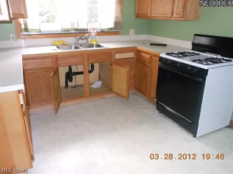 5768 Dailey Rd, Akron, OH 44319 photo 5