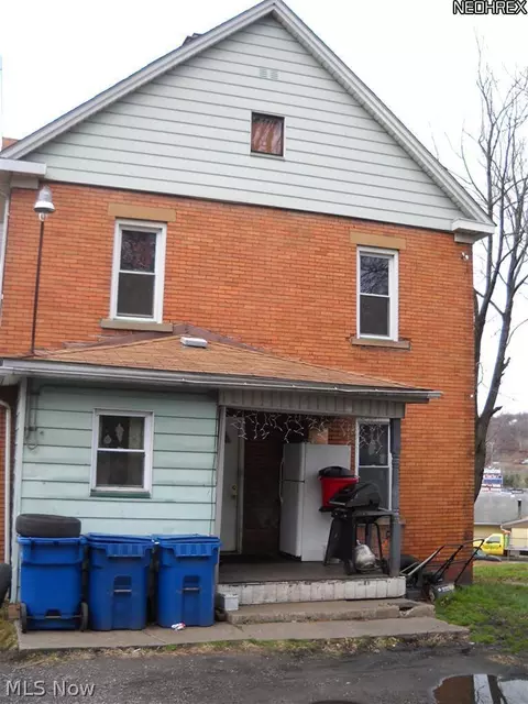 34 Park Ave, Struthers, OH 44471 photo 2