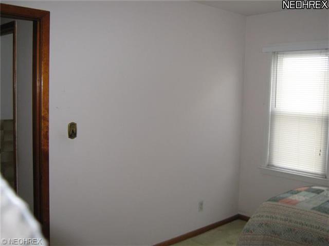 28925 Forestgrove Rd, Eastlake, OH 44095 photo 2