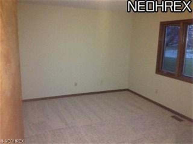 182 Taylor Blvd, Lagrange, OH 44050 photo 2
