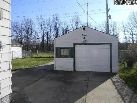 2234 E 35 St, Lorain, OH 44053 photo 7