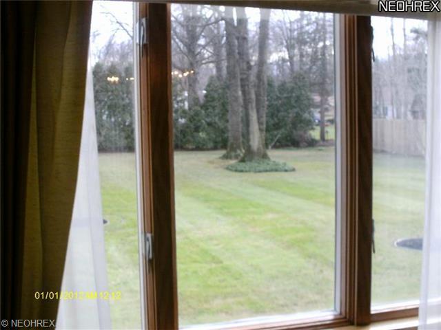 787 Glenbrook Rd, Youngstown, OH 44512 photo 4