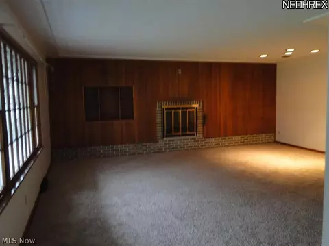 112 Wesleyan Ct, Elyria, OH 44035 photo 4
