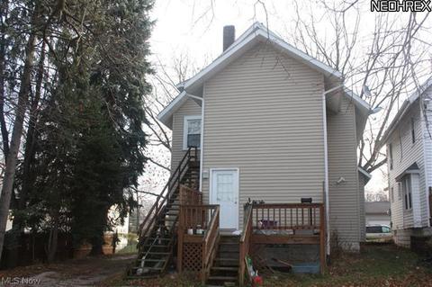776 Garfield St, Akron, OH 44310 photo 3