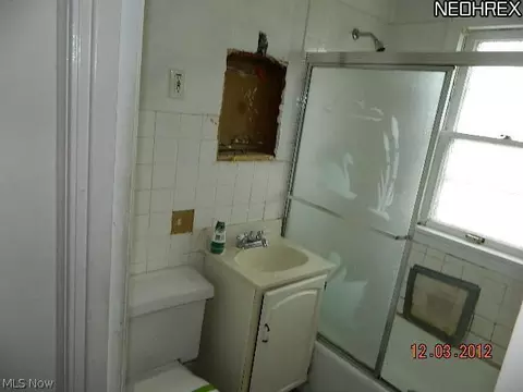 234 E 246th St, Euclid, OH 44123 photo 6