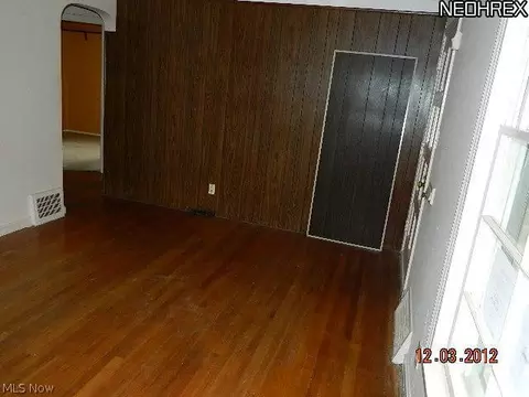 234 E 246th St, Euclid, OH 44123 photo 2