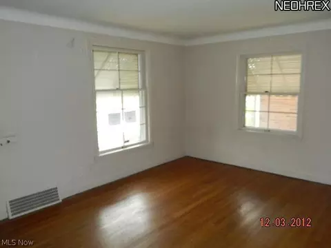 234 E 246th St, Euclid, OH 44123 photo 3