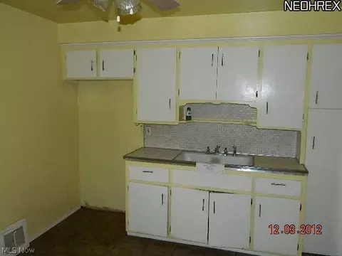 234 E 246th St, Euclid, OH 44123 photo 5