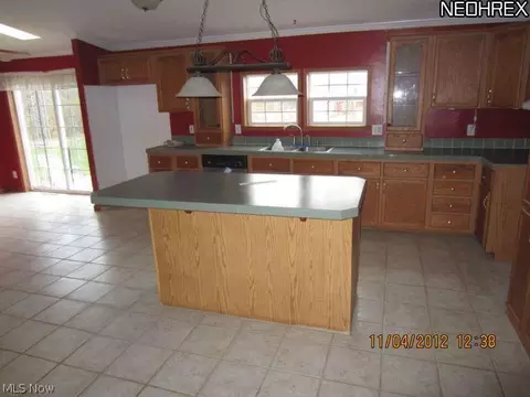 17141 Burrows Rd, Thompson, OH 44086 photo 5