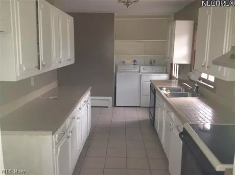 1674 Meadows Rd, Madison, OH 44057 photo 7