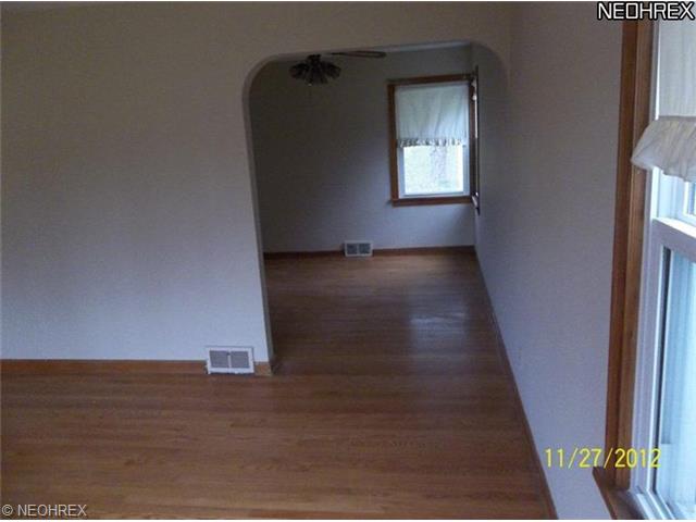 5630 Dailey Rd, Akron, OH 44319 photo 3
