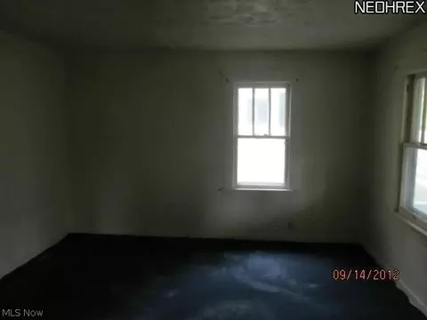 128 Irondale St, Elyria, OH 44035 photo 2