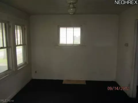 128 Irondale St, Elyria, OH 44035 photo 3
