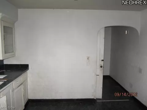 128 Irondale St, Elyria, OH 44035 photo 4