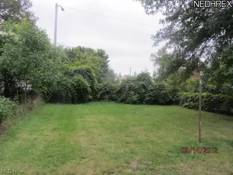 128 Irondale St, Elyria, OH 44035 photo 9