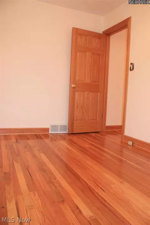 95 Woolf Ave, Akron, OH 44312 photo 17