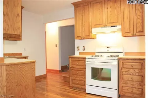 95 Woolf Ave, Akron, OH 44312 photo 3