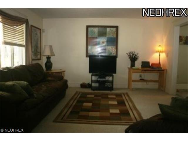 5600 Walnut St, Mentor, OH 44060 photo 2