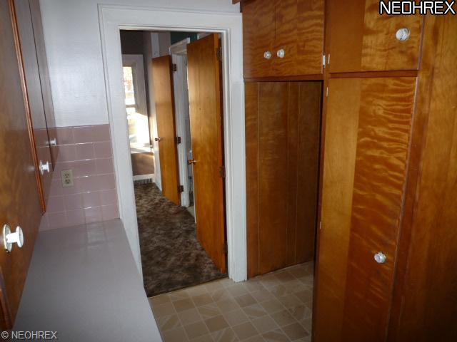 486 Lamont St, Akron, OH 44305 photo 7