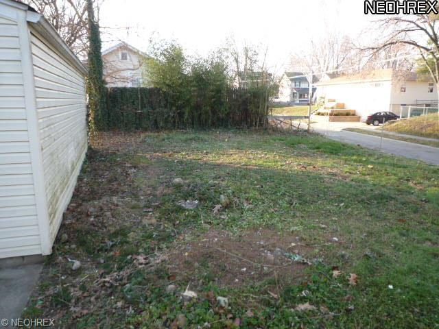486 Lamont St, Akron, OH 44305 photo 10