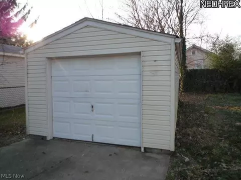 486 Lamont St, Akron, OH 44305 photo 11