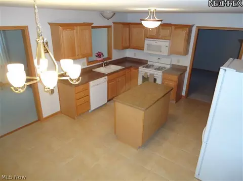 801 Mulberry Ln, Youngstown, OH 44512 photo 9