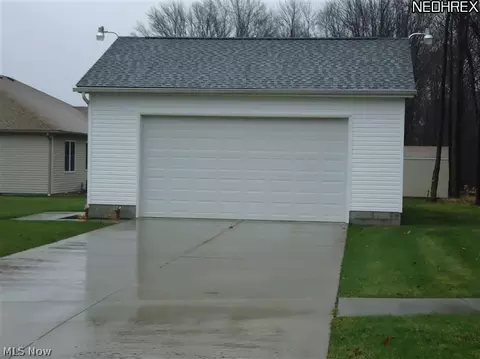 801 Mulberry Ln, Youngstown, OH 44512 photo 5