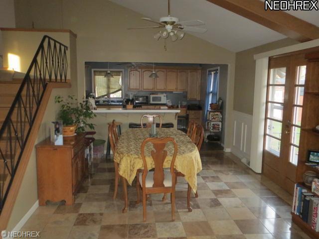 824 Washington Ave, Elyria, OH 44035 photo 5