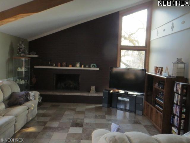 824 Washington Ave, Elyria, OH 44035 photo 3