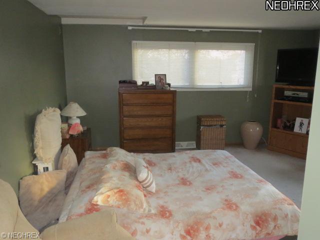 824 Washington Ave, Elyria, OH 44035 photo 11