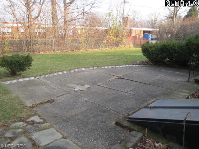824 Washington Ave, Elyria, OH 44035 photo 13