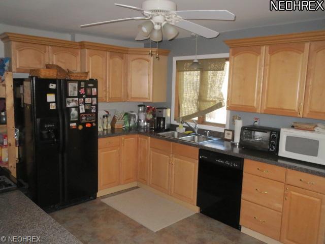 824 Washington Ave, Elyria, OH 44035 photo 7