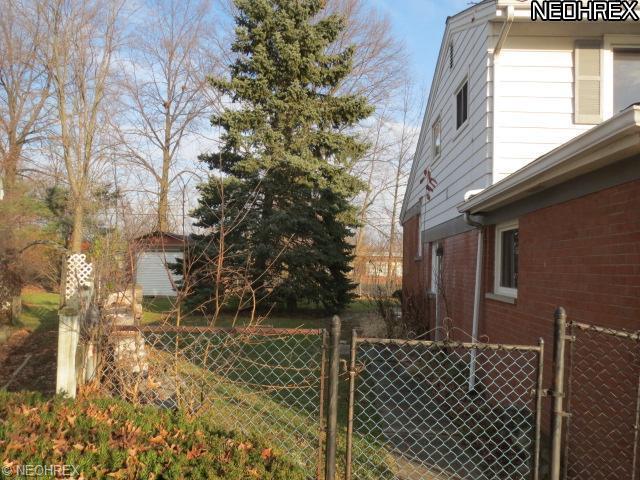 824 Washington Ave, Elyria, OH 44035 photo 12