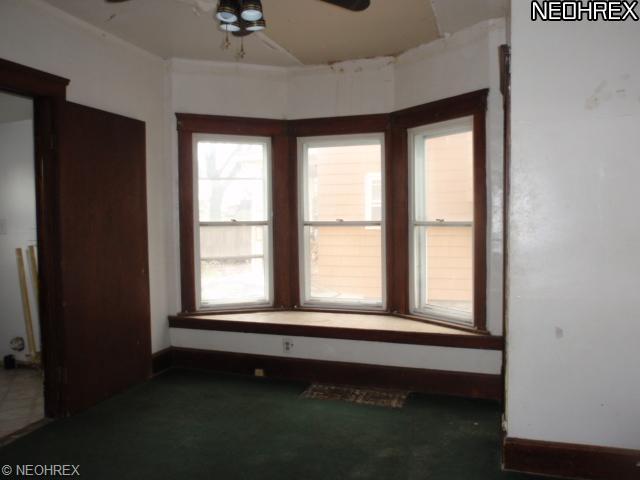 125 Bell Ave, Elyria, OH 44035 photo 5