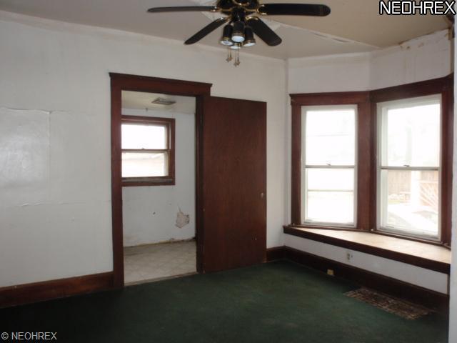 125 Bell Ave, Elyria, OH 44035 photo 6
