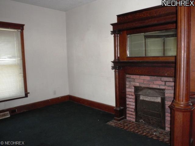 125 Bell Ave, Elyria, OH 44035 photo 4