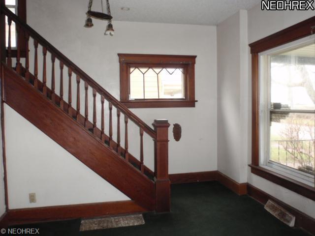 125 Bell Ave, Elyria, OH 44035 photo 3